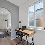 Backhome - Xl - Parkhaus - Fantastische Schlosslage - Smarttv - Waschmaschine - Netflix - 90qm - 24h Checkin - 2 Apartment Ludwigsburg