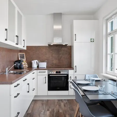 Backhome - Xl - Parkhaus - Fantastische Schlosslage - Smarttv - Waschmaschine - Netflix - 90qm - 24h Checkin - 2