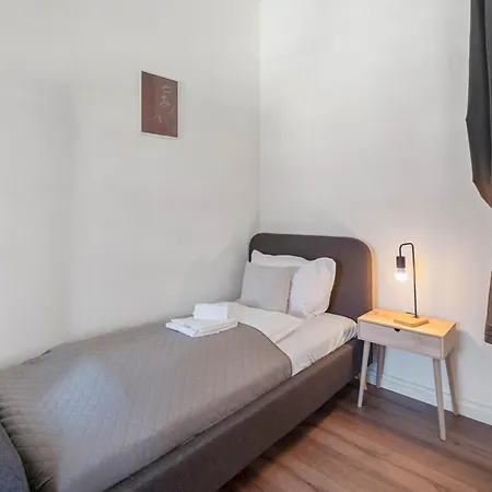 Backhome - Xl - Parkhaus - Fantastische Schlosslage - Smarttv - Waschmaschine - Netflix - 90qm - 24h Checkin - 2 *
