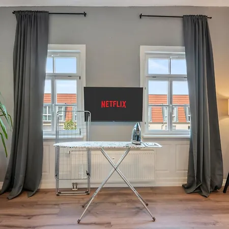 Backhome - Xl - Parkhaus - Fantastische Schlosslage - Smarttv - Waschmaschine - Netflix - 90qm - 24h Checkin - 2 アパート ルートヴィヒスブルク