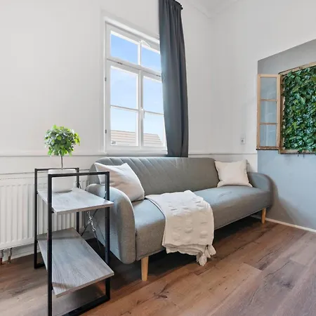 Backhome - Xl - Parkhaus - Fantastische Schlosslage - Smarttv - Waschmaschine - Netflix - 90qm - 24h Checkin - 2